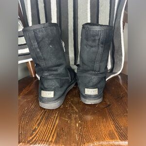 UGG Celvin Womens Winter  Black Boot  Size 8
